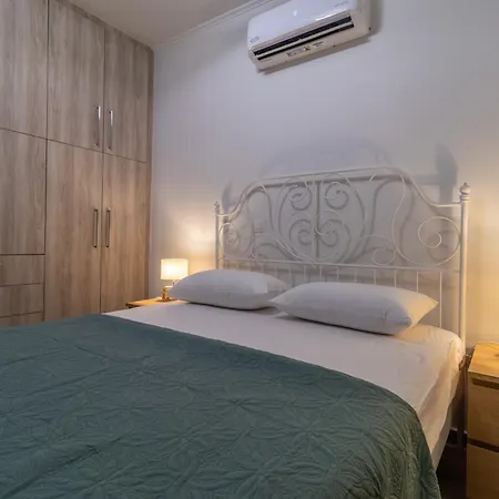 Modern 3min Walk To Fits 4 Apartamento