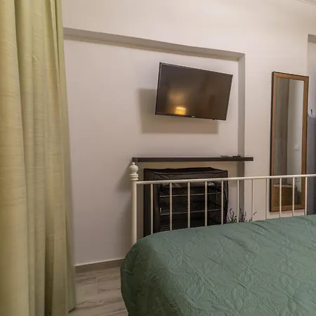 Modern 3min Walk To Fits 4 Apartamento