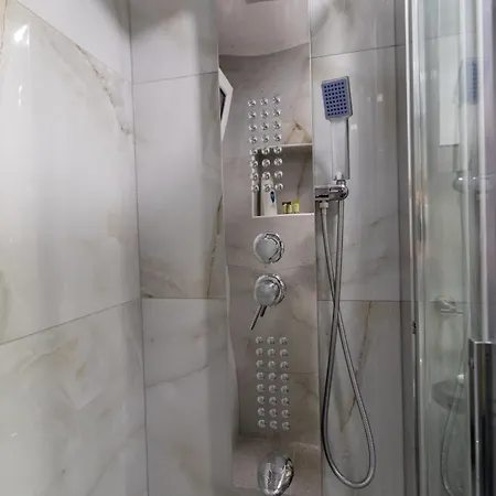 Modern 3min Walk To Fits 4 لوتراكي