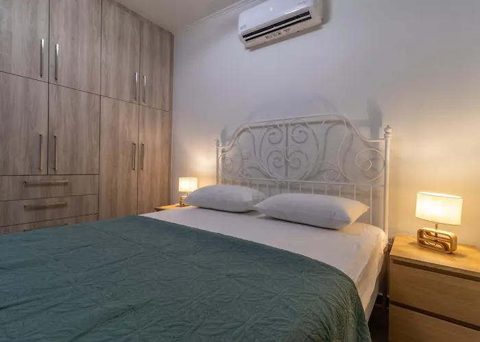 Modern 3min Walk To Fits 4 Apartamento