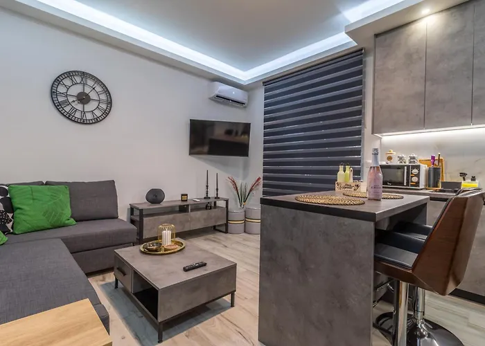 Modern 3min Walk To Fits 4 *