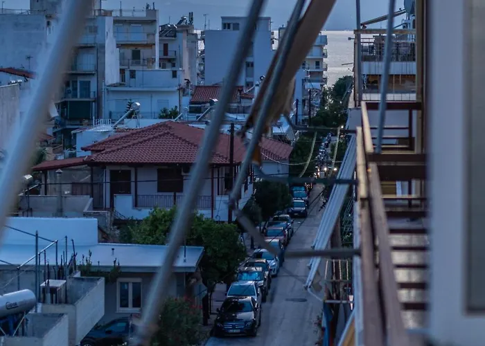 Modern 3min Walk To Fits 4 Appartamento Loutráki