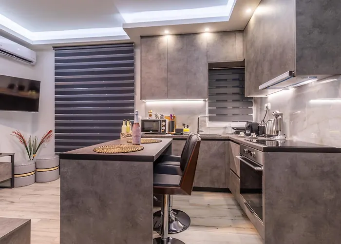 Modern 3min Walk To Fits 4 Apartmán Loutráki