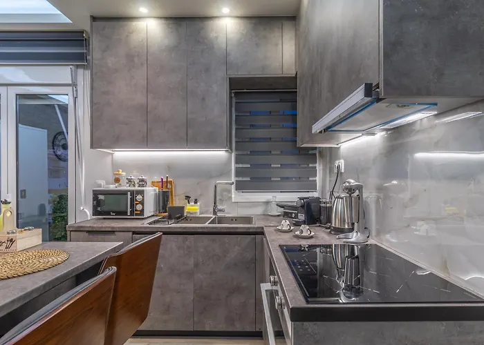 Modern 3min Walk To Fits 4