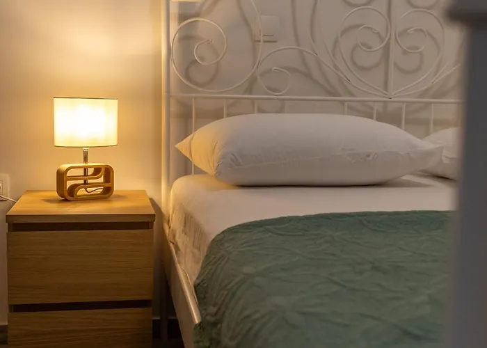 Modern 3min Walk To Fits 4 Apartmán