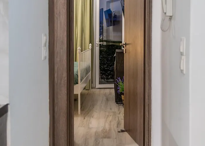 Modern 3min Walk To Fits 4 Apartamento Loutráki