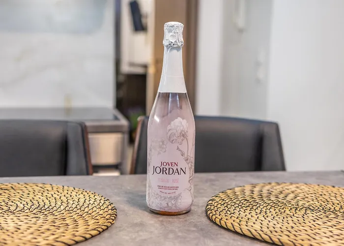 Apartmán Modern 3min Walk To Fits 4