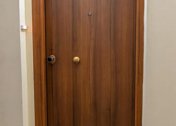 Modern 3min Walk To Fits 4 Apartamento