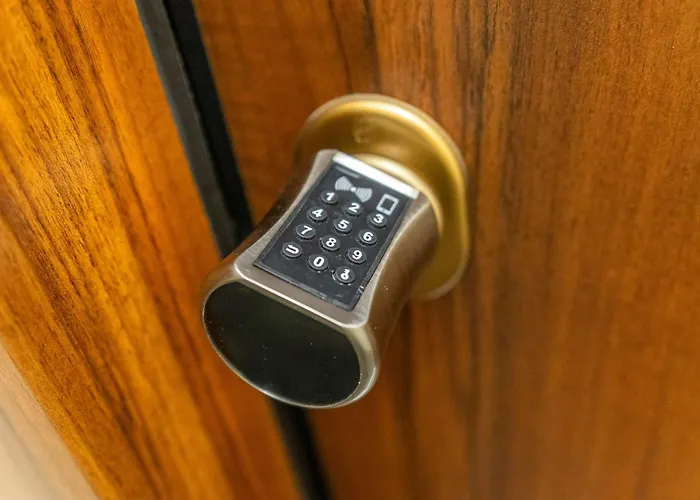 Modern 3min Walk To Fits 4 Appartamento Loutráki